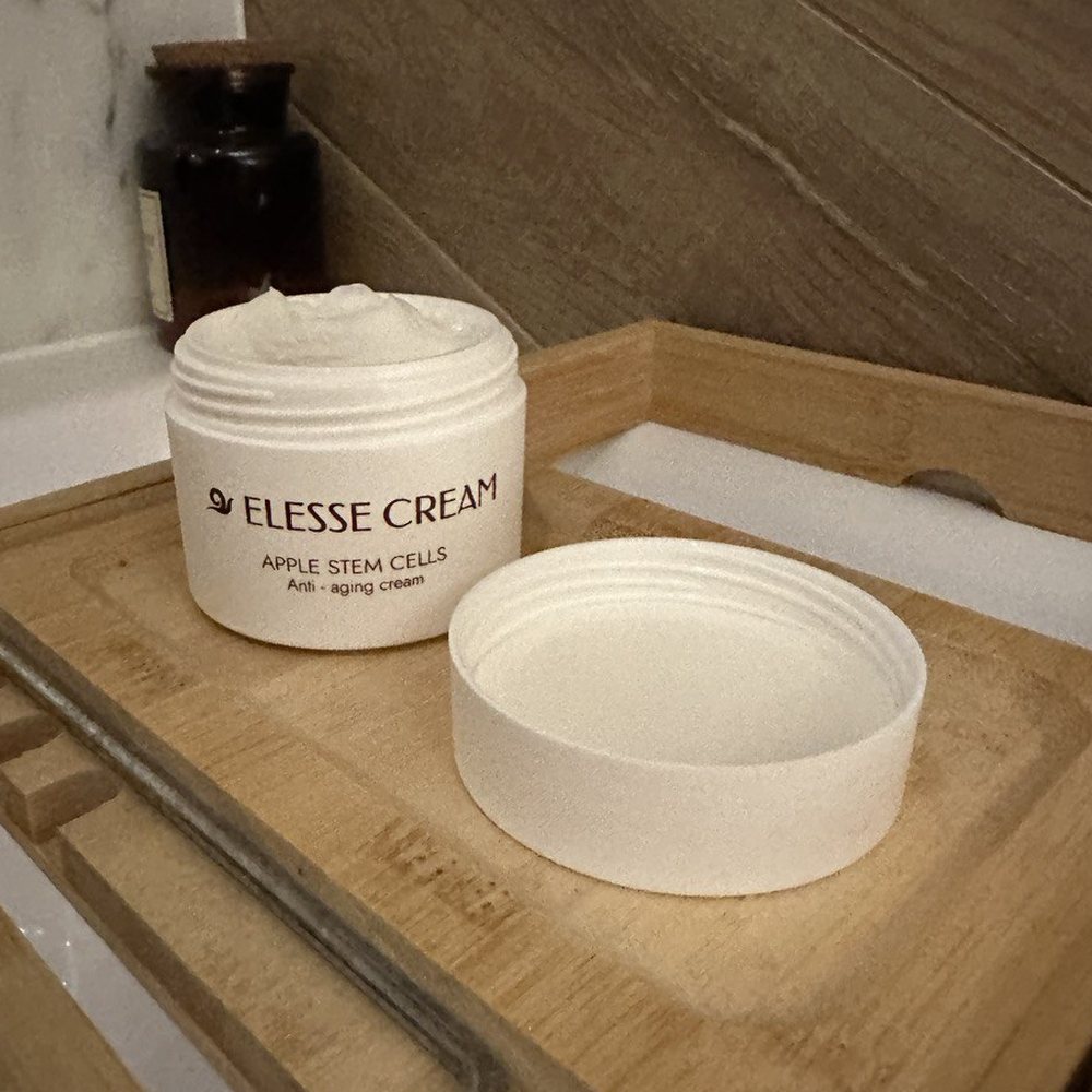 Elesse Cream, bijela tegla od 50 ml s otvorenim poklopcem